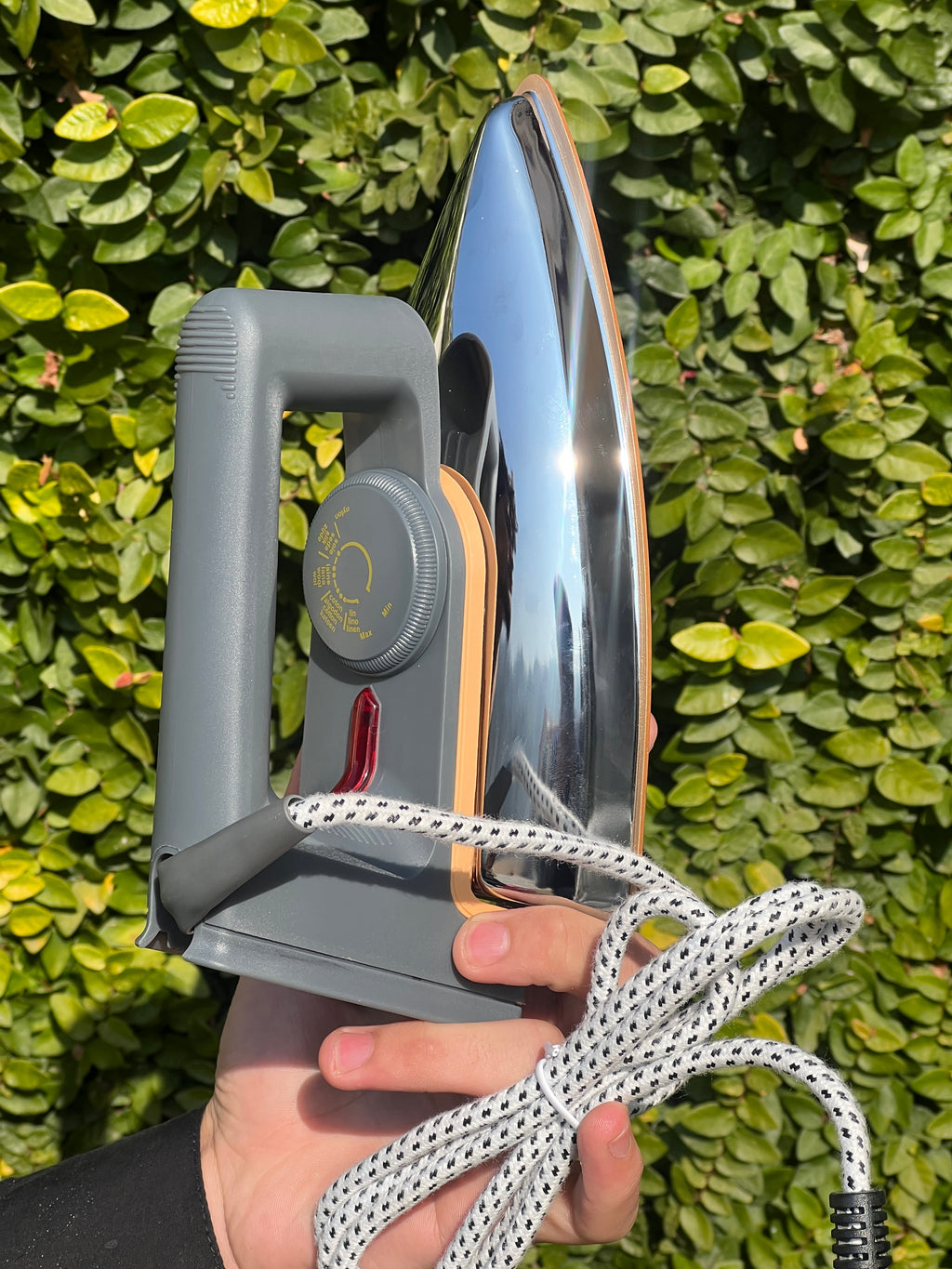 Arshia Electric Dry Iron 1200W Smooth Ironing