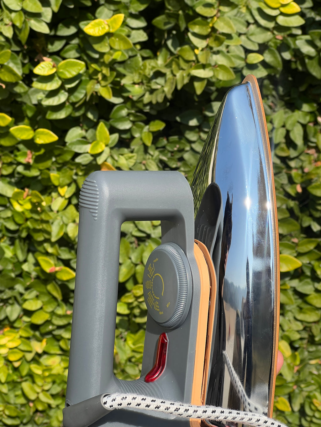 Arshia Electric Dry Iron 1200W Smooth Ironing